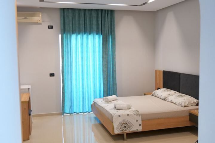 Room 28 of 152