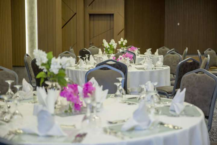 Ballroom/Hall 123 of 164