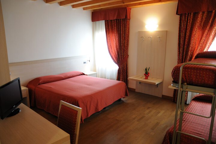 Room 20 of 36