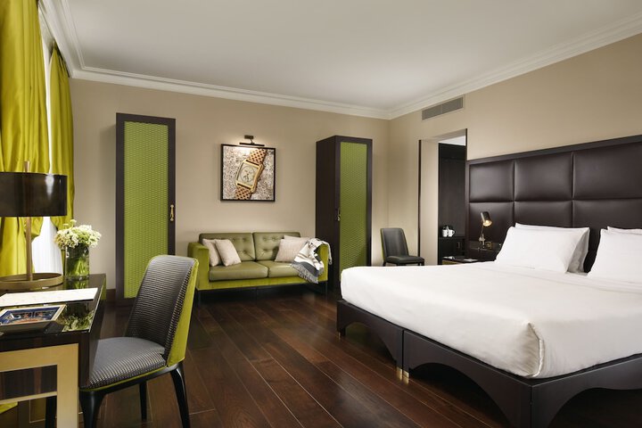 Room 25 of 74