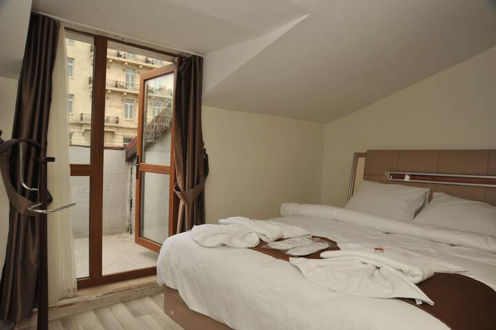 Room 6 of 21