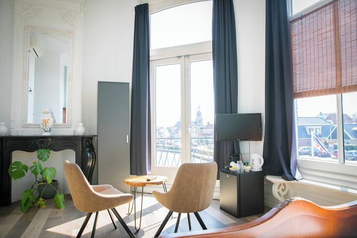 Room 3 of 19