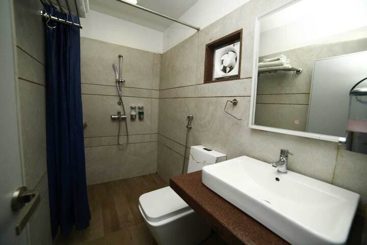 Room 27 of 54