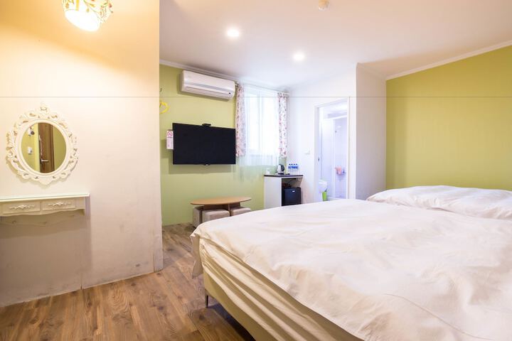 Room 9 of 39