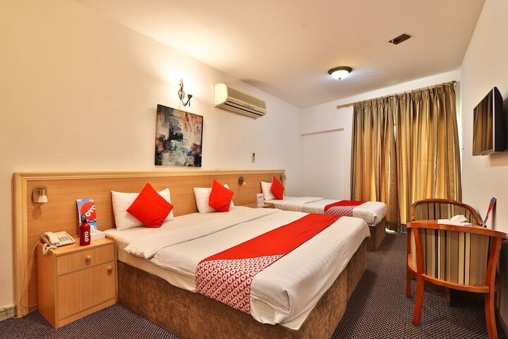 Room 18 of 27