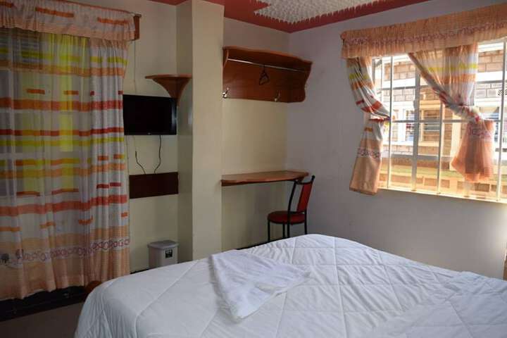 Room 11 of 20
