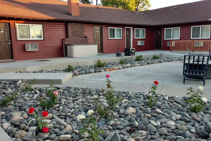 Property Grounds 24 of 32