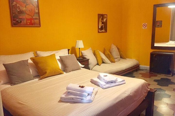 Room 9 of 28