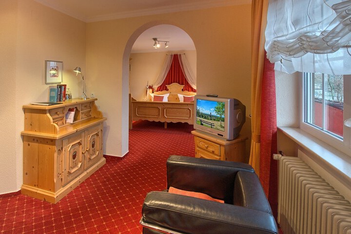 Room 4 of 24