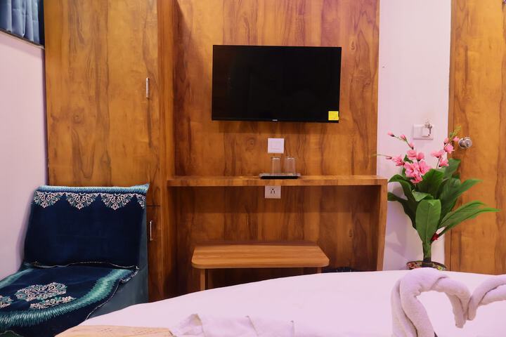 Room 32 of 45