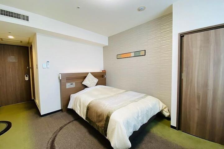 Room 15 of 52