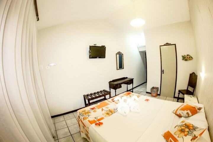 Room 4 of 40