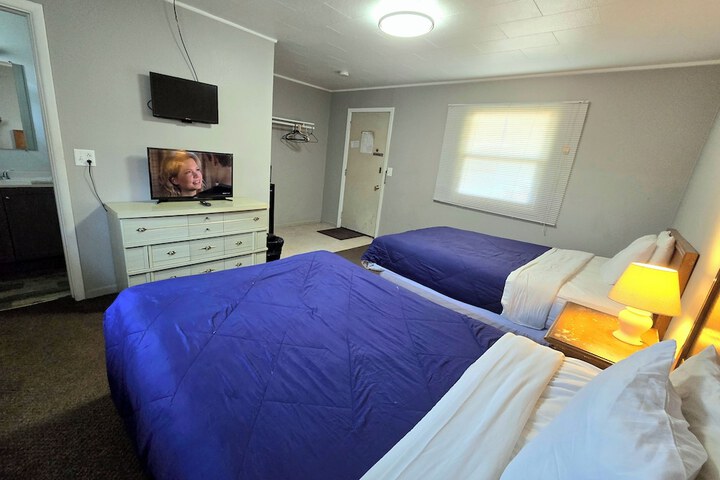 Room 27 of 66