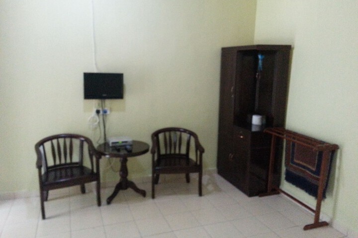 Room 6 of 11