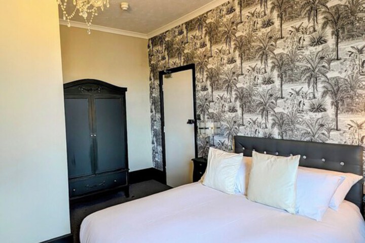 Room 49 of 125