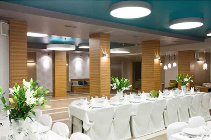 Ballroom/Hall 39 of 47
