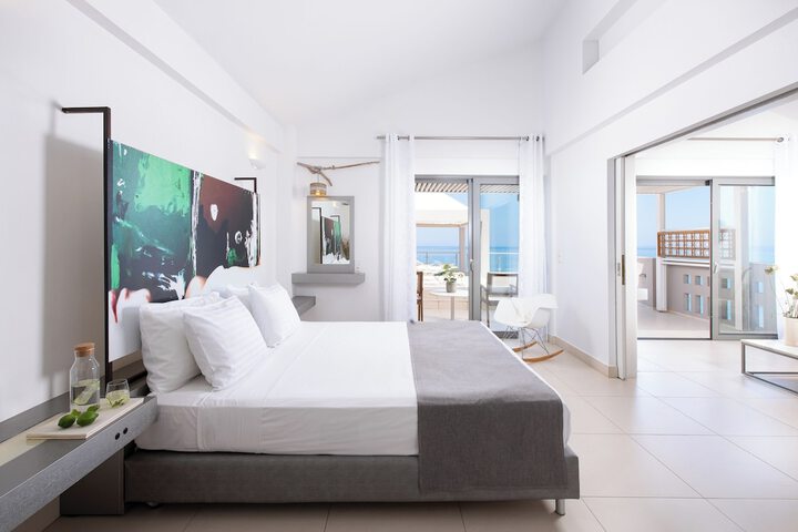 Room 4 of 72