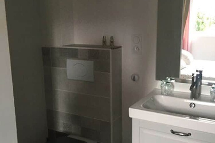Room 9 of 16
