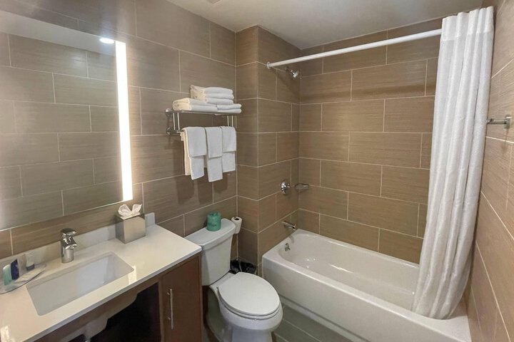 Room 15 of 28