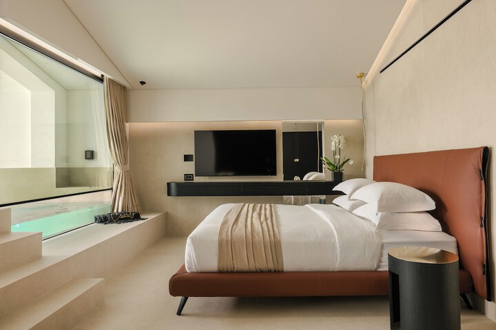 Room 44 of 121