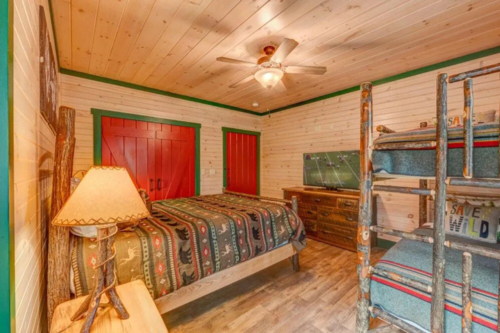 Room 5 of 20