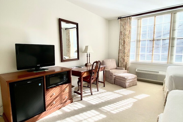 Room 7 of 51