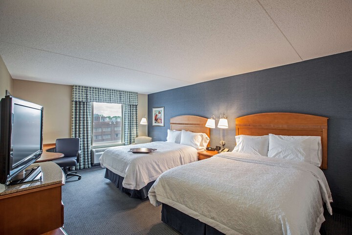 2 Queen Beds (6 of 6)