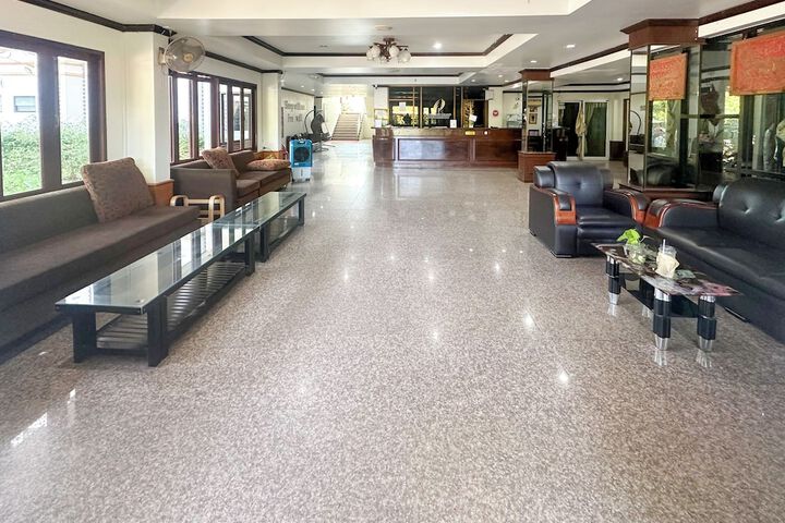 Hotel Interior 4 of 32