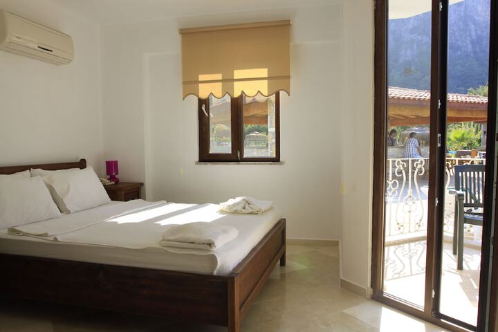 Room 3 of 31
