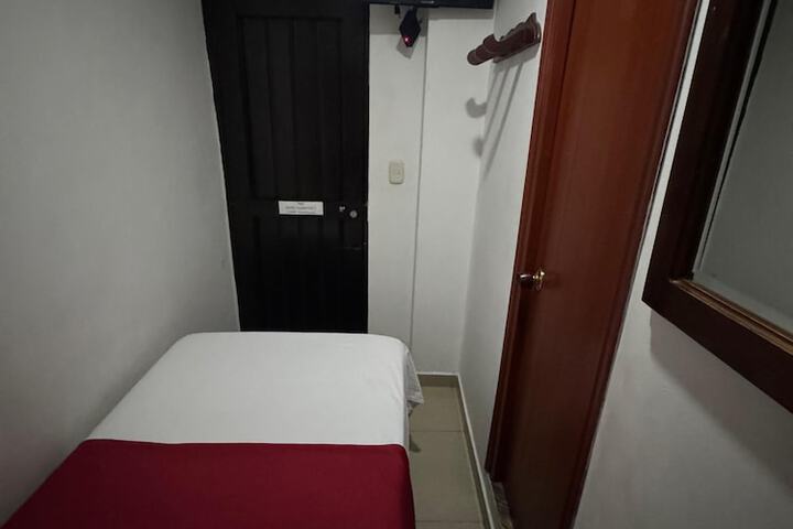 Room 17 of 49