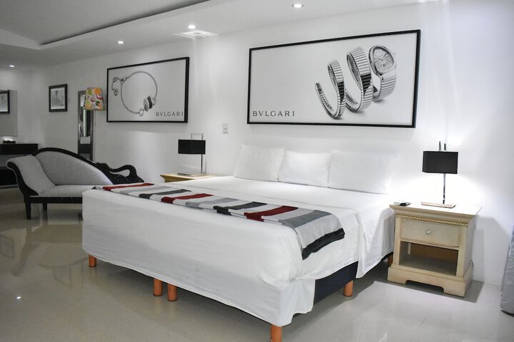 Room 6 of 39