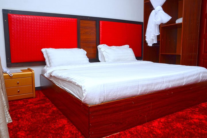 Room 14 of 40