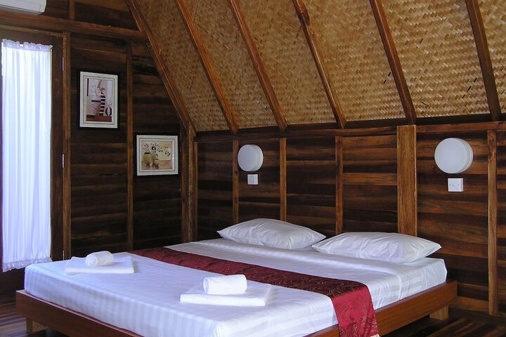 Room 2 of 30