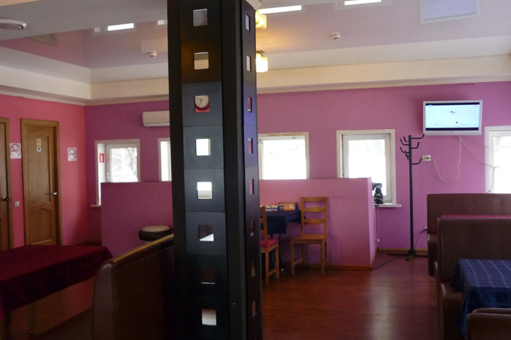 Room 8 of 9