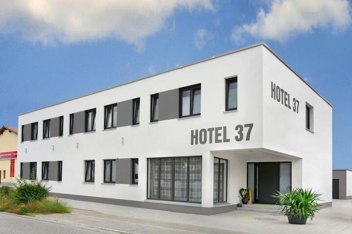 Hotel 32 of 32
