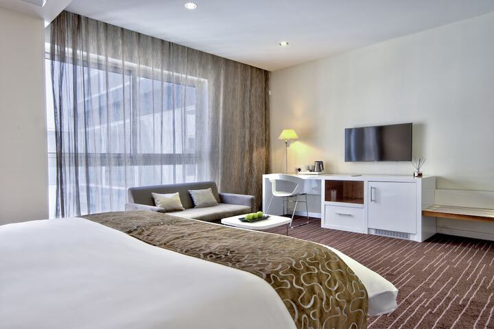 Room 21 of 76