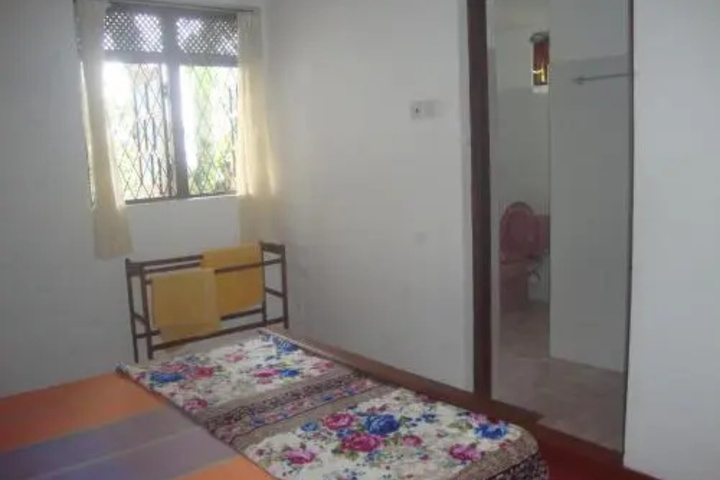 Room 2 of 3