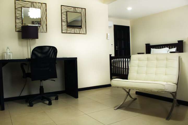 Room 10 of 85