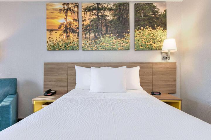 2 Double Beds (3 of 11)