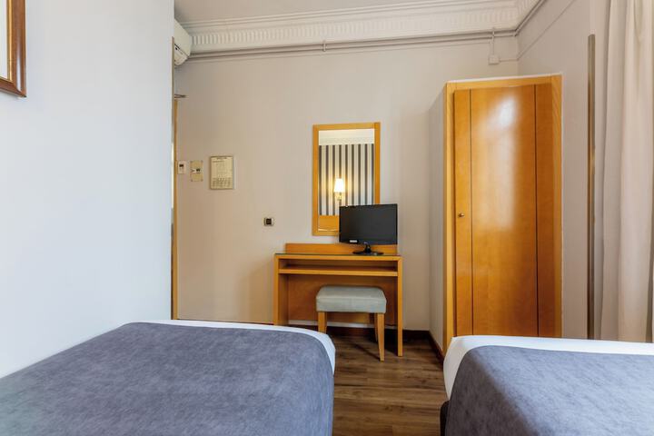 Room 20 of 73