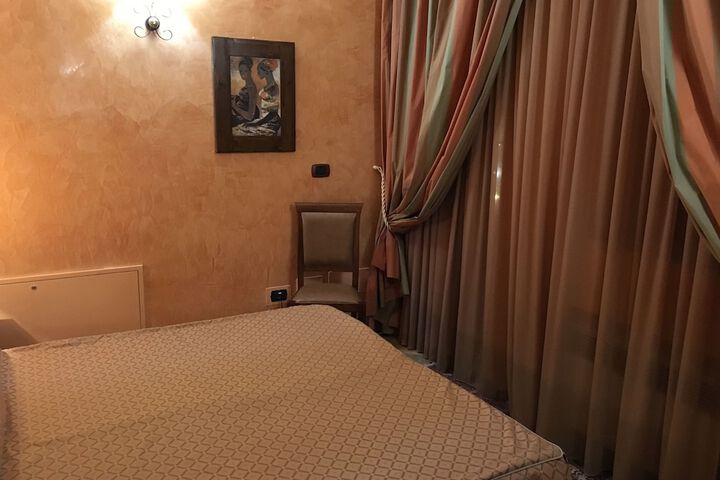 Room 12 of 43