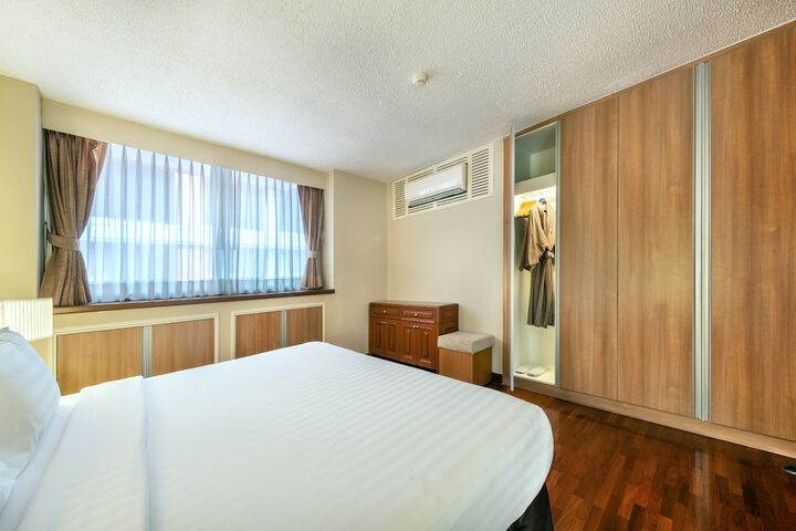 Room 10 of 119