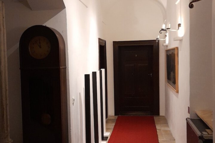 Ballroom/Hall 78 of 96