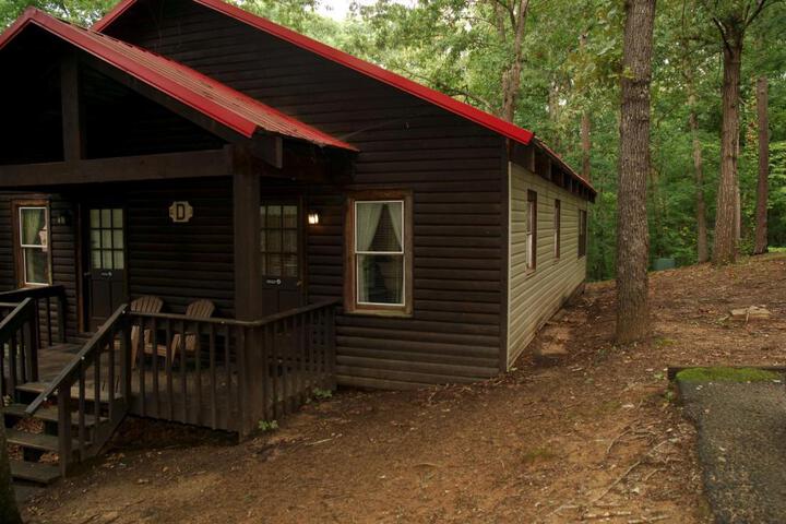 Carolina Landing Camping Resort Deluxe Cabin 6 in Fair Play, SC