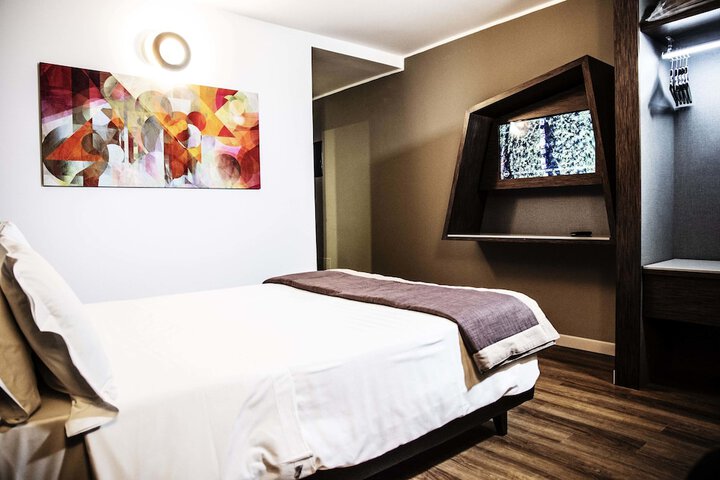Room 37 of 65