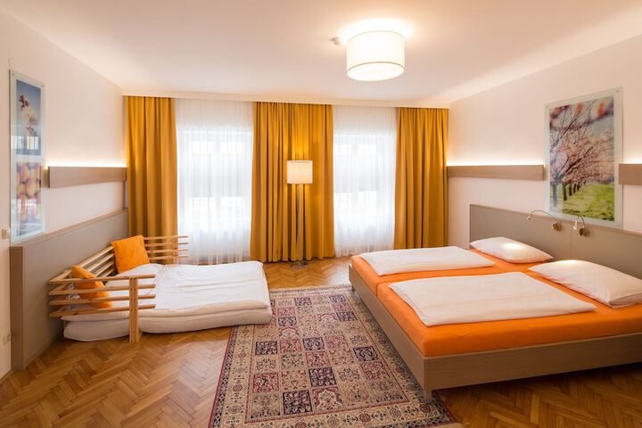 Room 7 of 38