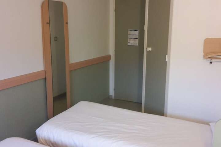 Room 5 of 34