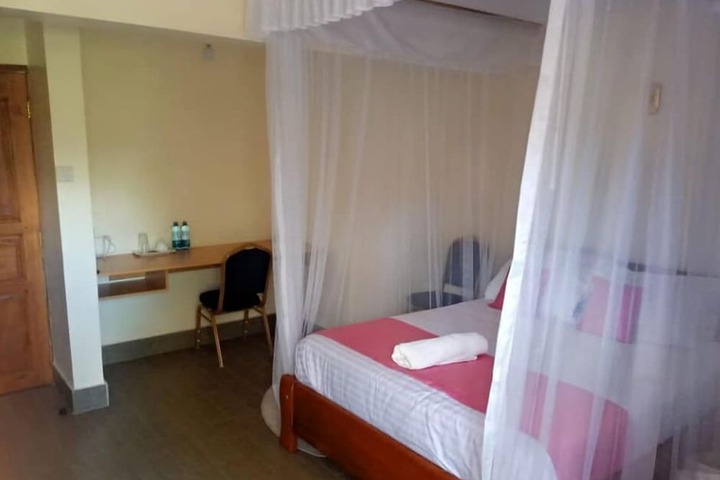 Room 10 of 26