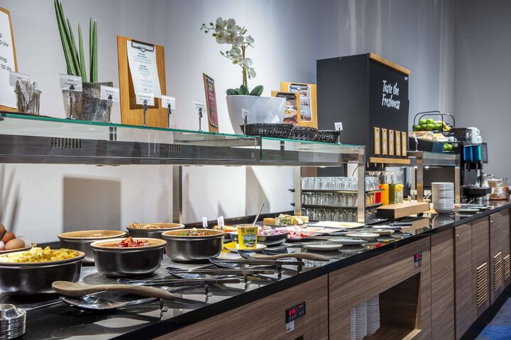 Breakfast/Coffee Service 68 of 131