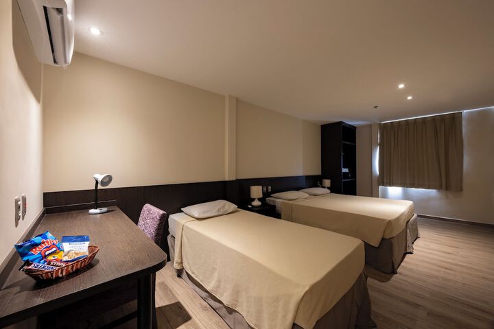 Room 50 of 183